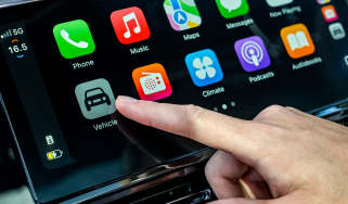 Apple CarPlay Ultra - vehicle